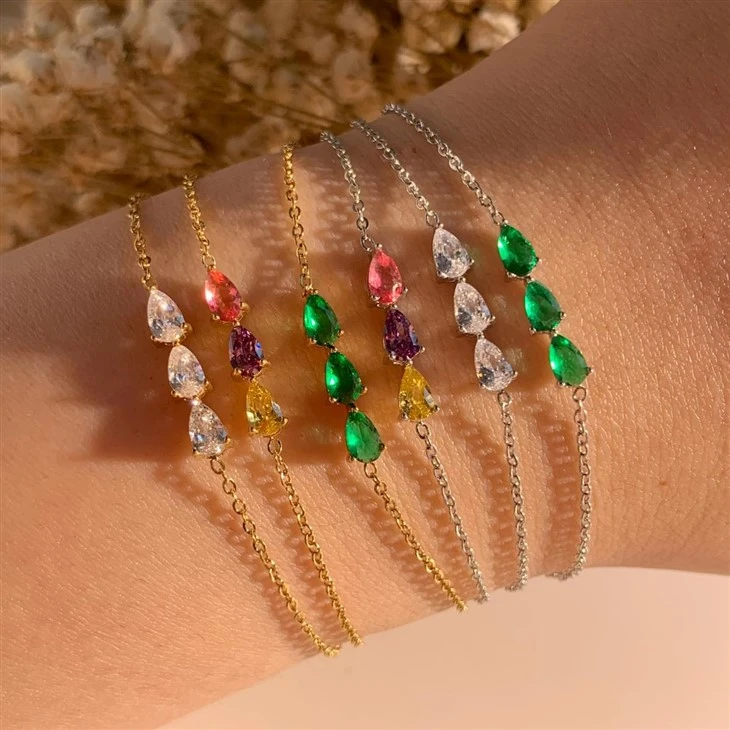 Pulseira colorida com corrente de pera e zircão