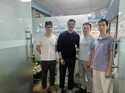 Visita de cliente aos Emirados Árabes Unidos: Explorando juntos as possibilid...