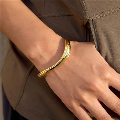 Pulseira aberta onda